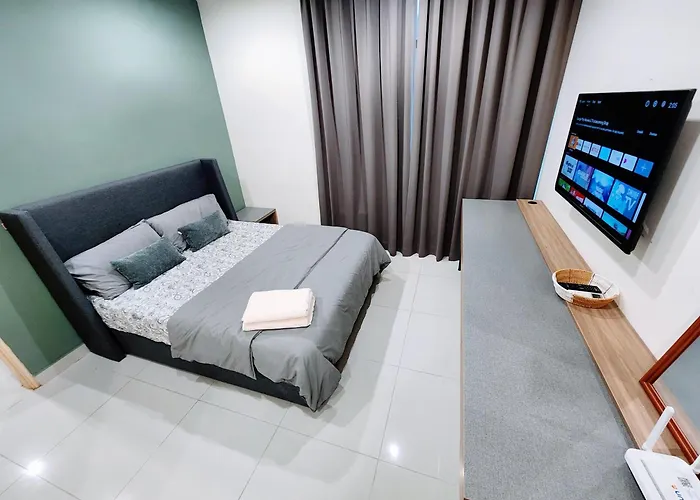 Kozi Square Twin Room With Free Wi-Fi & Carpark