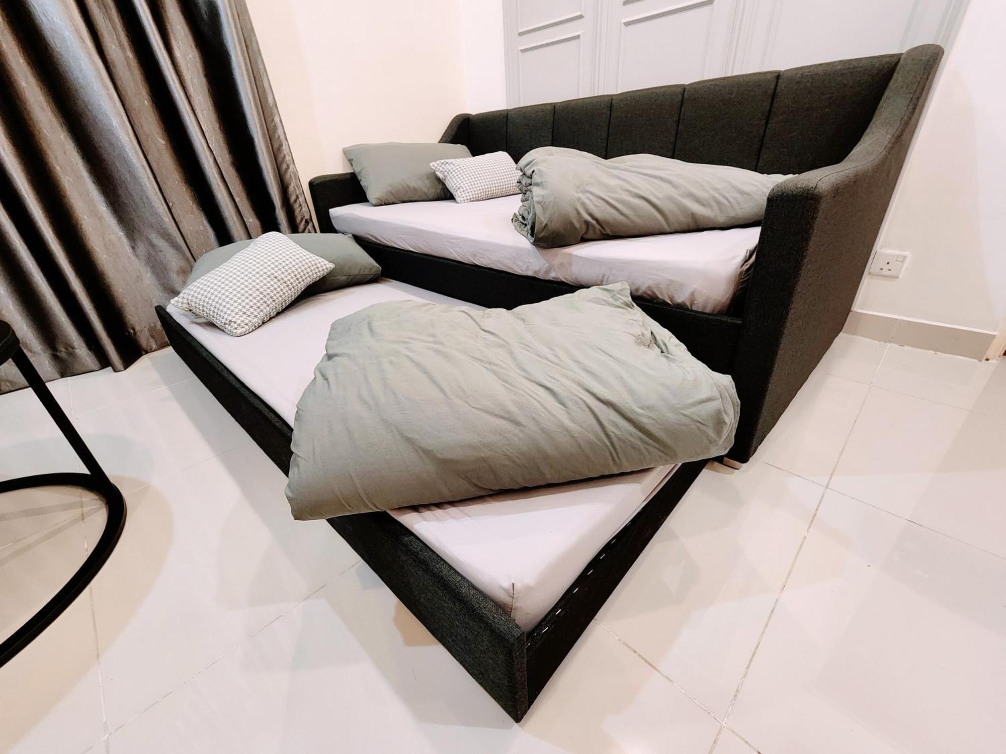 Kozi Square Twin With Free Wi-fi & Carpark Kuching