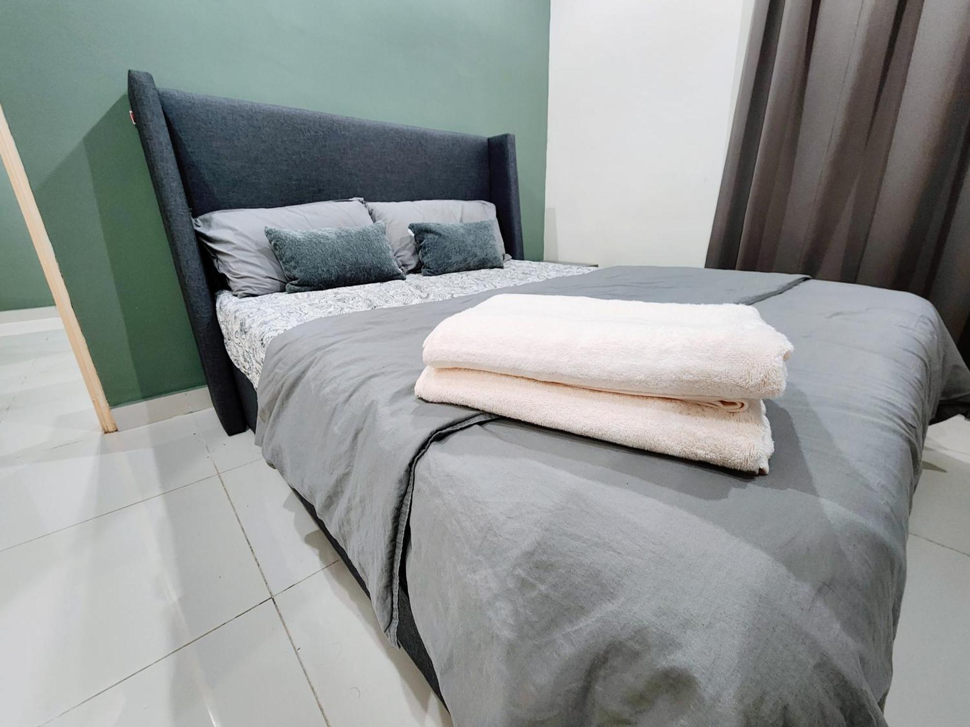 Kozi Square Twin With Free Wi-fi & Carpark Kuching